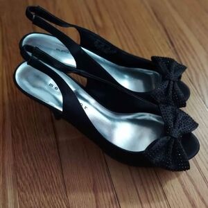 Metaphor Elegant Black Heels with Bow Accent